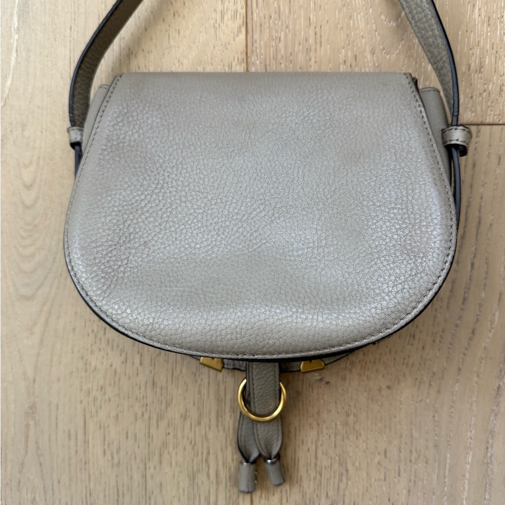 Chloe Small Marcie Crossbody Leather Bag in Cashmere Grey - Picture 10 of 16